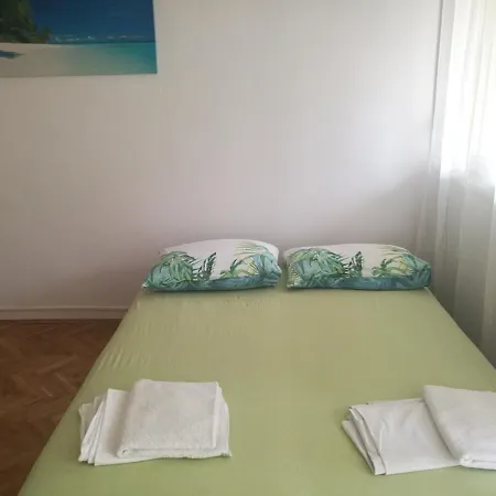 Pretty Big Double Bed With Balcony スプリト
