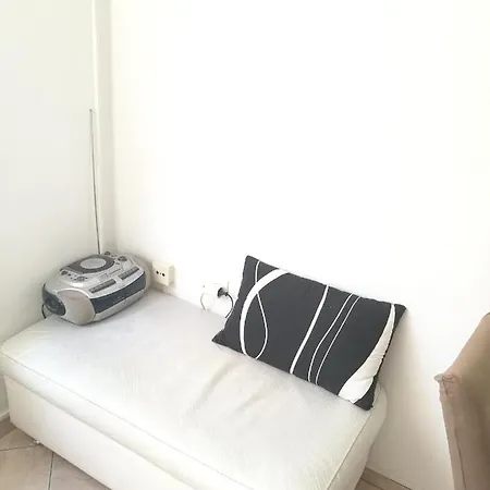 Pretty Big Double Bed With Balcony * スプリト