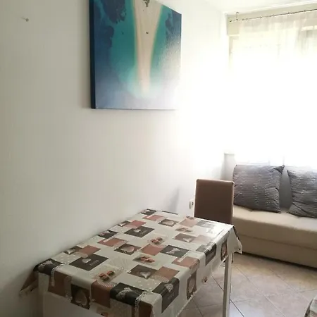Privatunterkunft Pretty Big Double Bed With Balcony