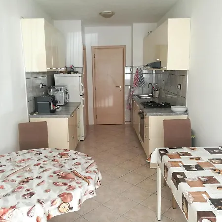 Pretty Big Double Bed With Balcony ホームステイ *