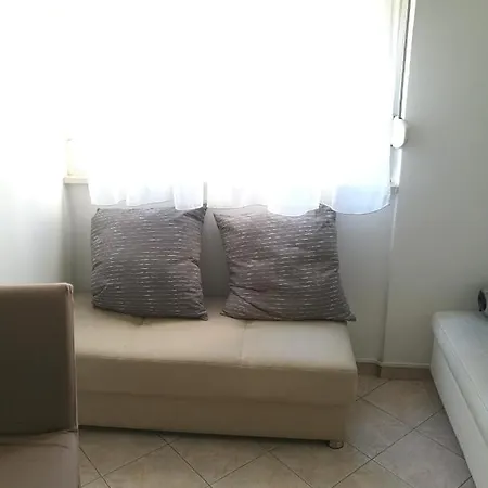 Pretty Big Double Bed With Balcony ホームステイ スプリト