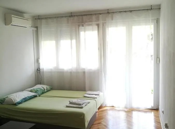 Pretty Big Double Bed With Balcony Privat bolig *