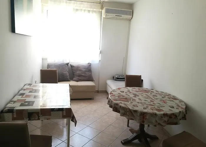 Pretty Big Double Bed With Balcony Privat bolig
