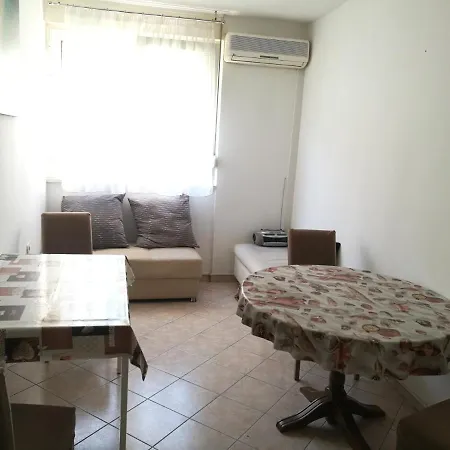 Pretty Big Double Bed With Balcony Quarto em Acomodações Particulares